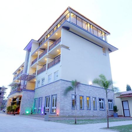 Om Gaura Hotel بوكْرا المظهر الخارجي الصورة