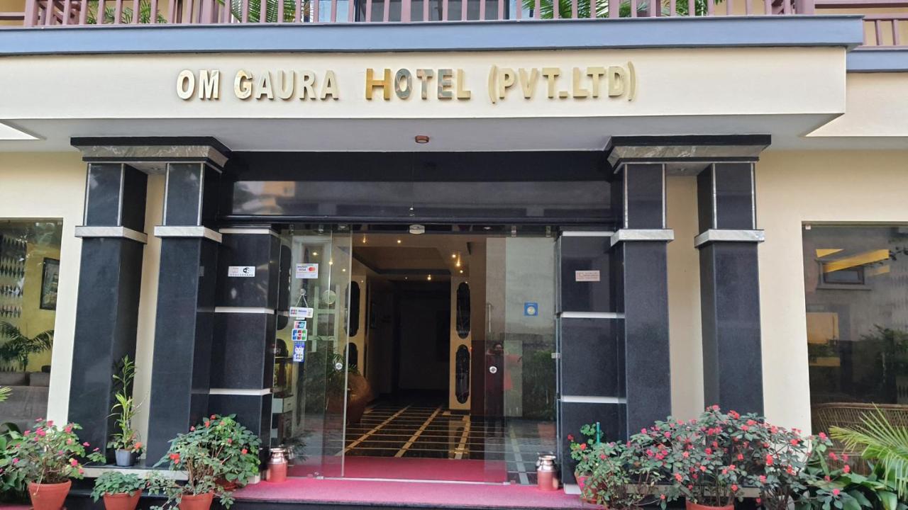 Om Gaura Hotel بوكْرا المظهر الخارجي الصورة