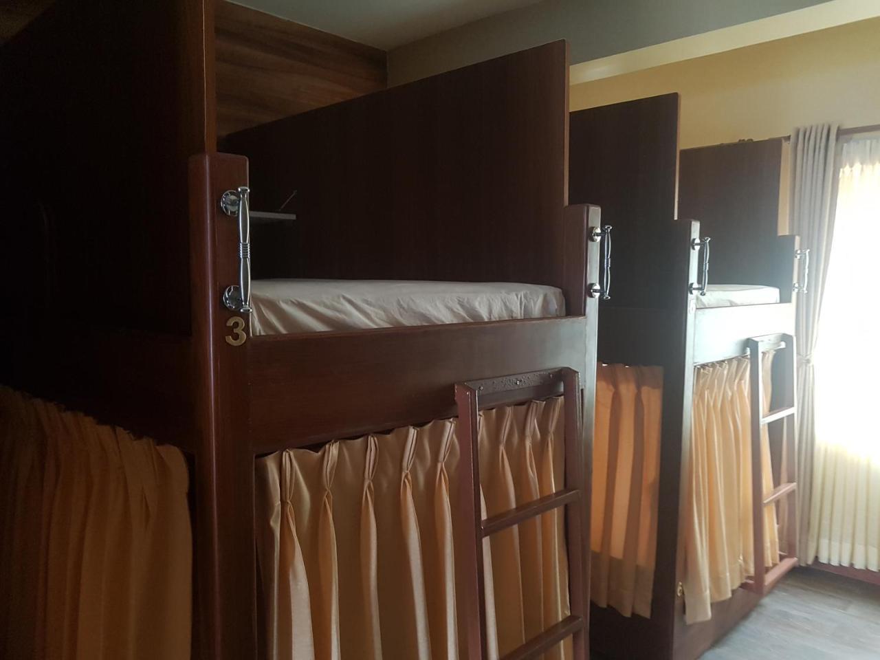 Om Gaura Hotel بوكْرا المظهر الخارجي الصورة