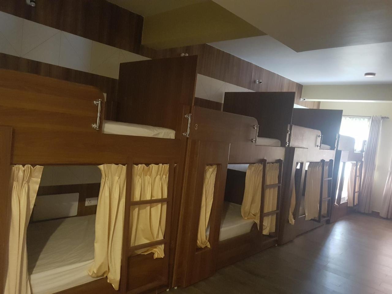 Om Gaura Hotel بوكْرا المظهر الخارجي الصورة