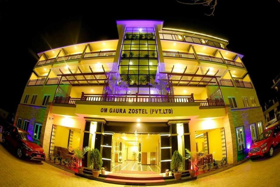 Om Gaura Hotel بوكْرا المظهر الخارجي الصورة